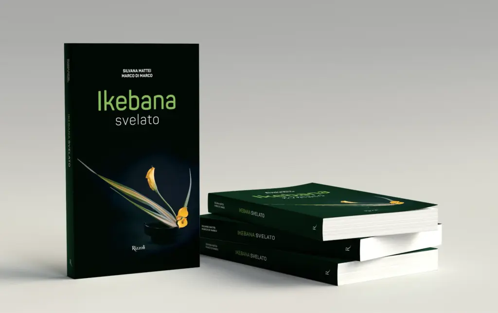 Copie del libro Ikebana Svelato di Marco Di Marco, edizioni Rizzoli, mockup tridimensionale